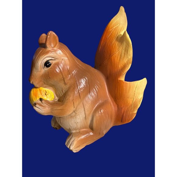 Squirrel Figurine With Fall Autumn Leaf and Acorn - Picture 3 of 12